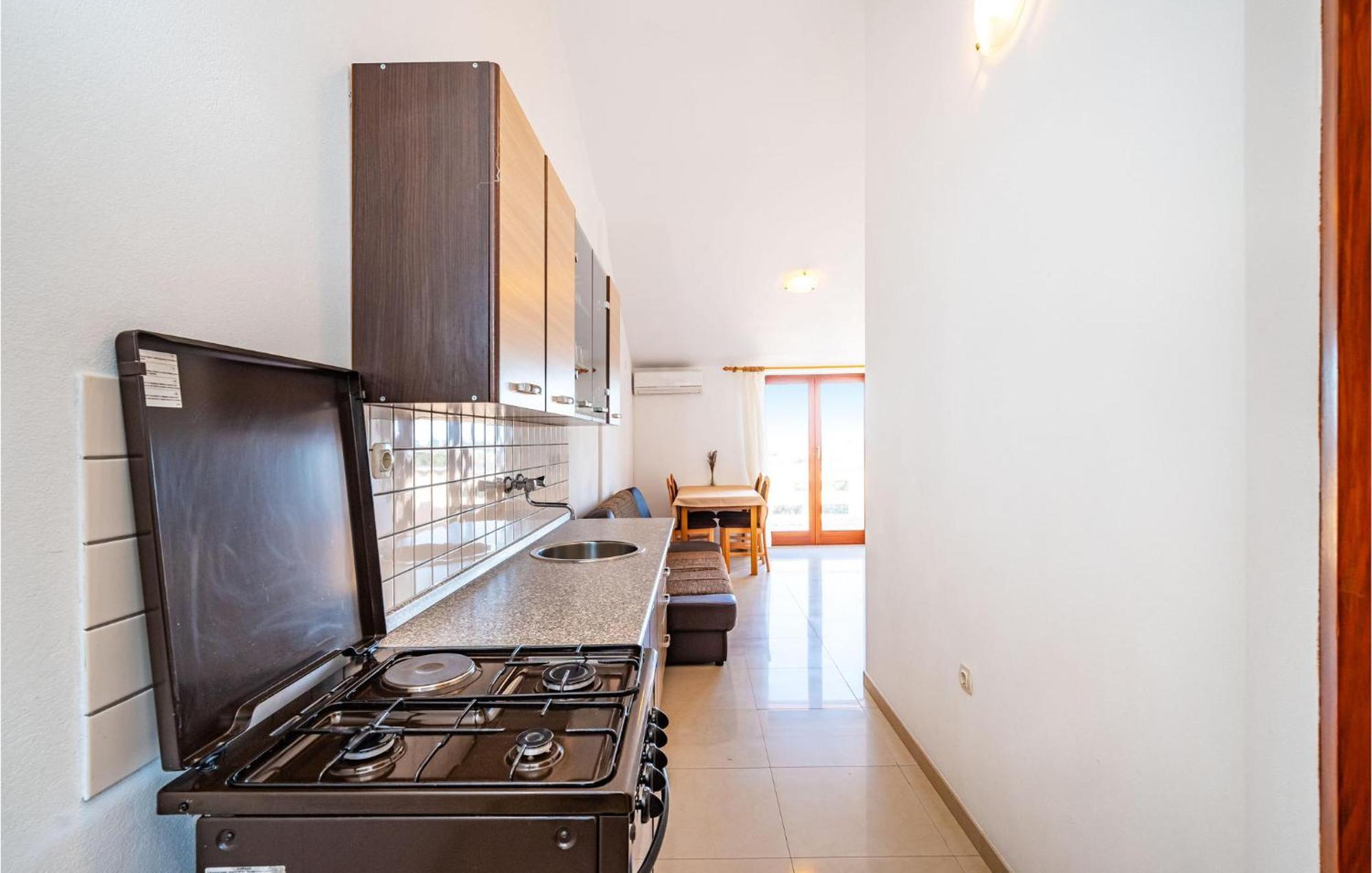 2 Bedroom Amazing Apartment In Nevidane Exterior photo