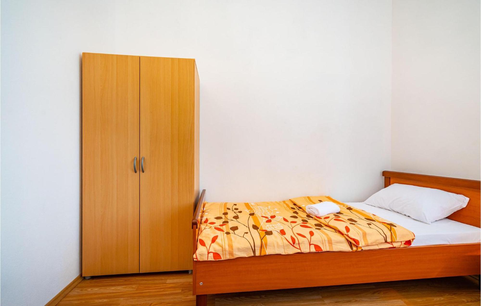 2 Bedroom Amazing Apartment In Nevidane Exterior photo