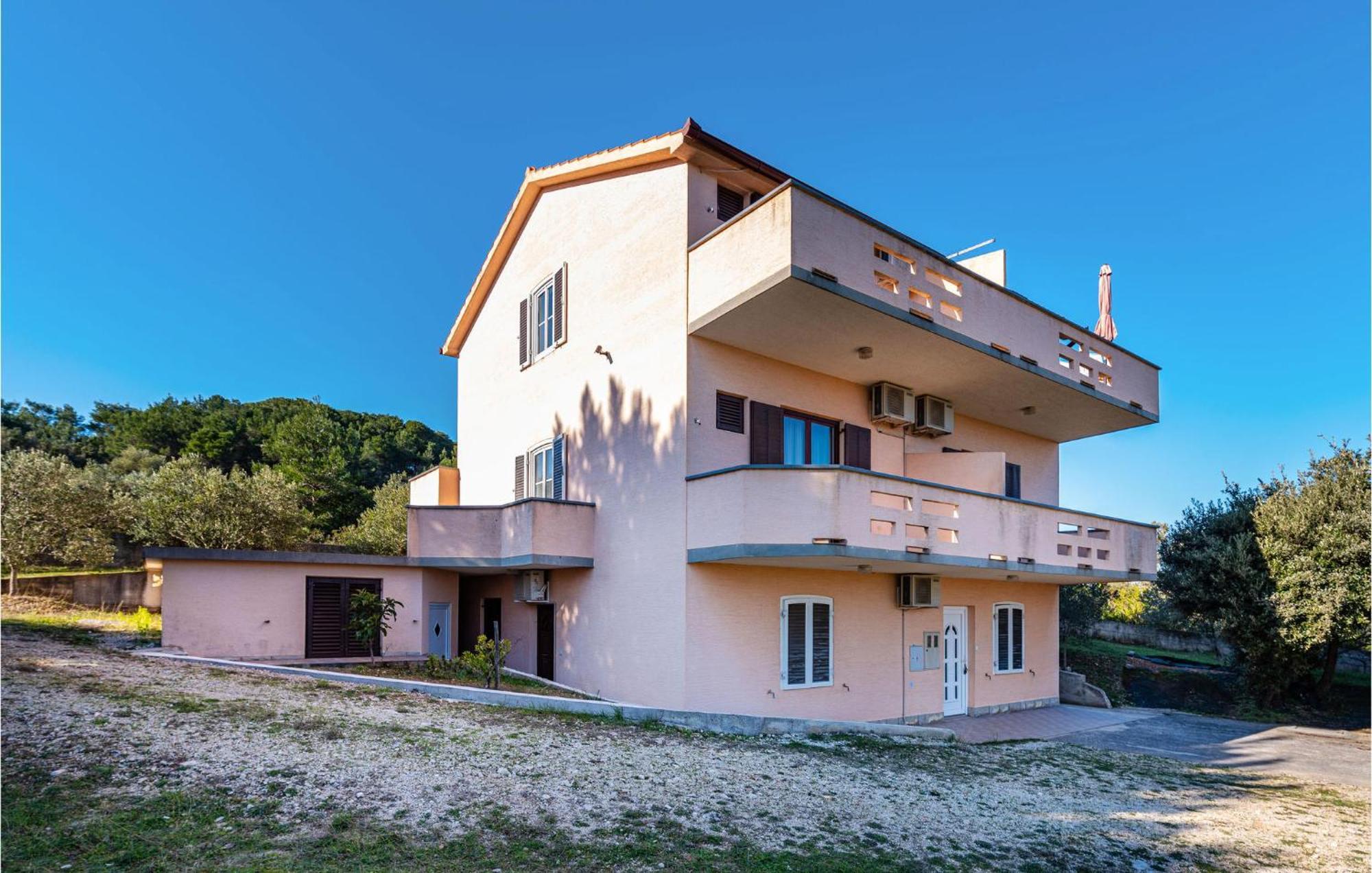 2 Bedroom Amazing Apartment In Nevidane Exterior photo